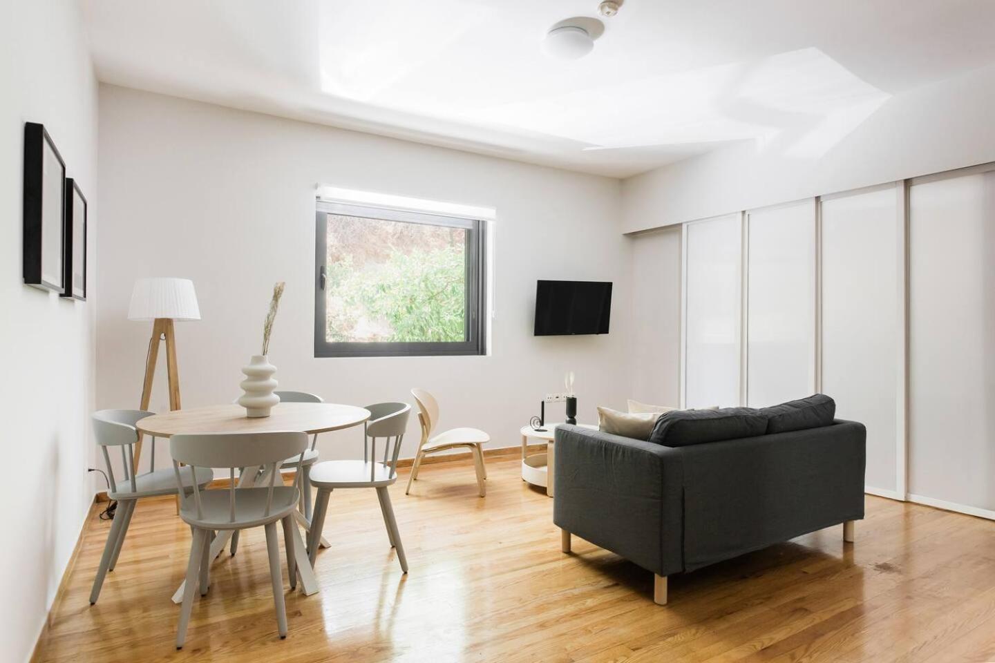 Ferienwohnung The Hill By Zoia Living Athen Exterior foto